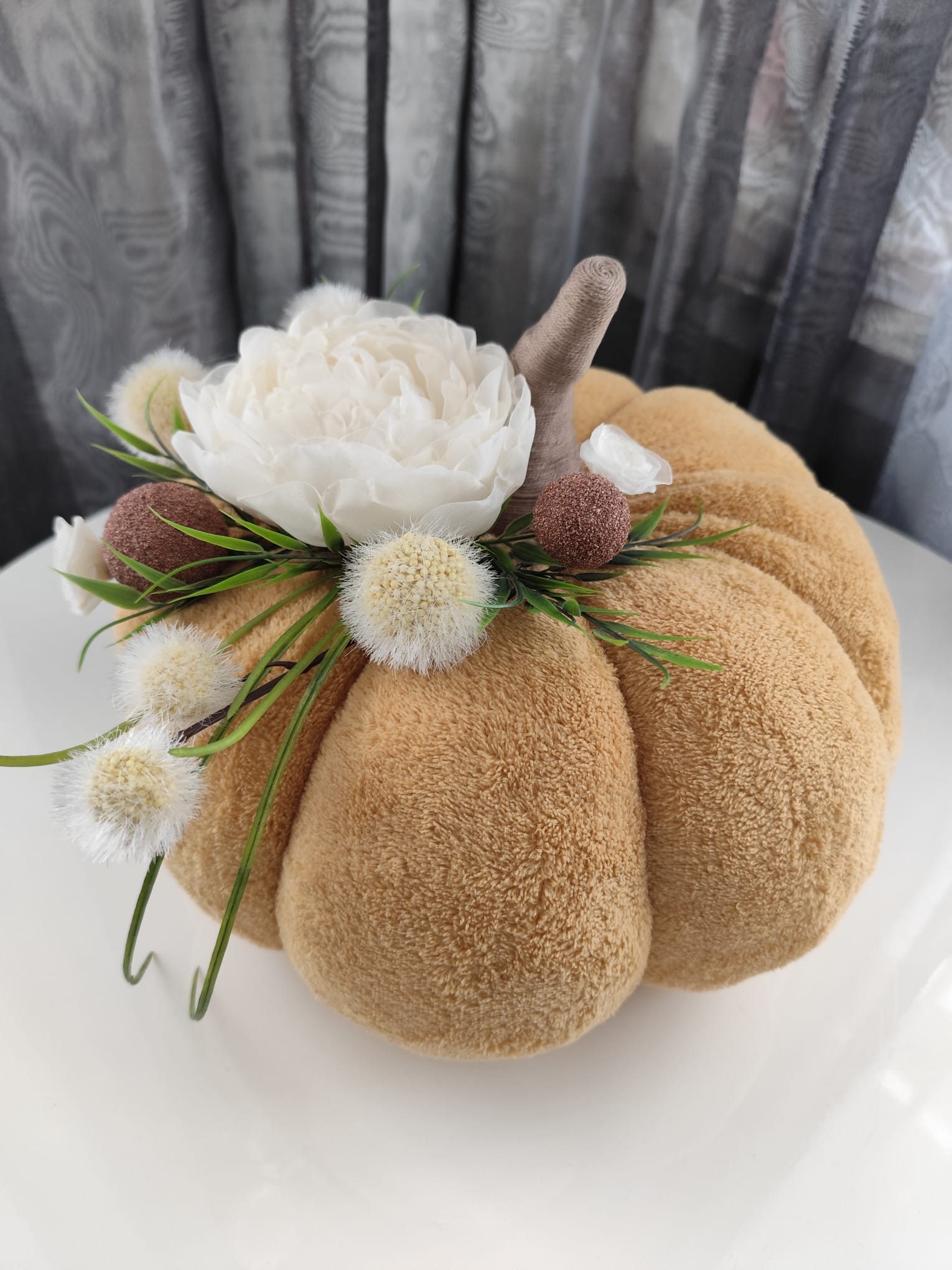 Dýně Žlutá XL – Textilní Dekorace s Květinami | Nika's Home