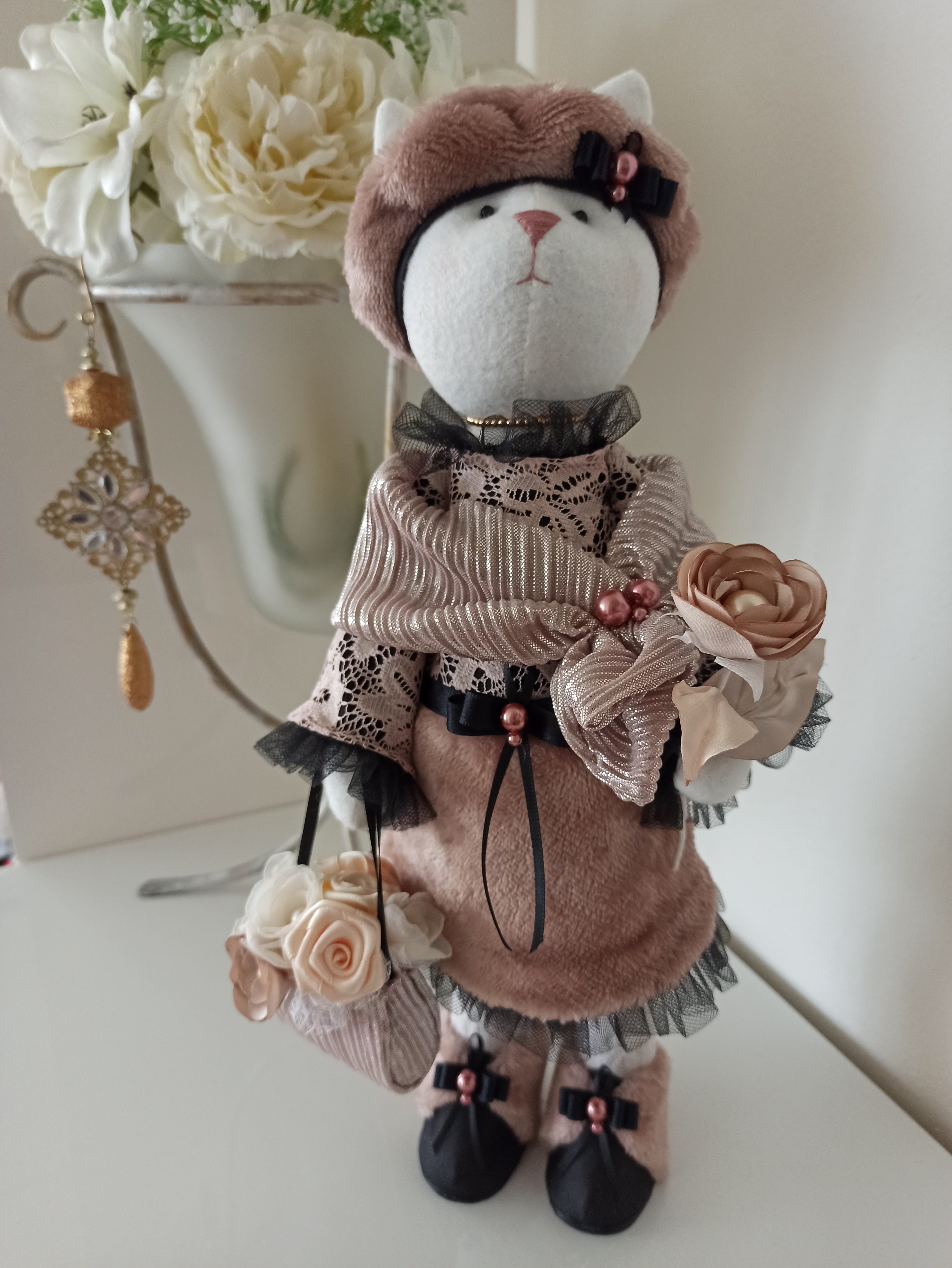 Nikaska Kočička Černo-Růžová – Ručně vyrobená panenka | 39 cm | Nika's Home