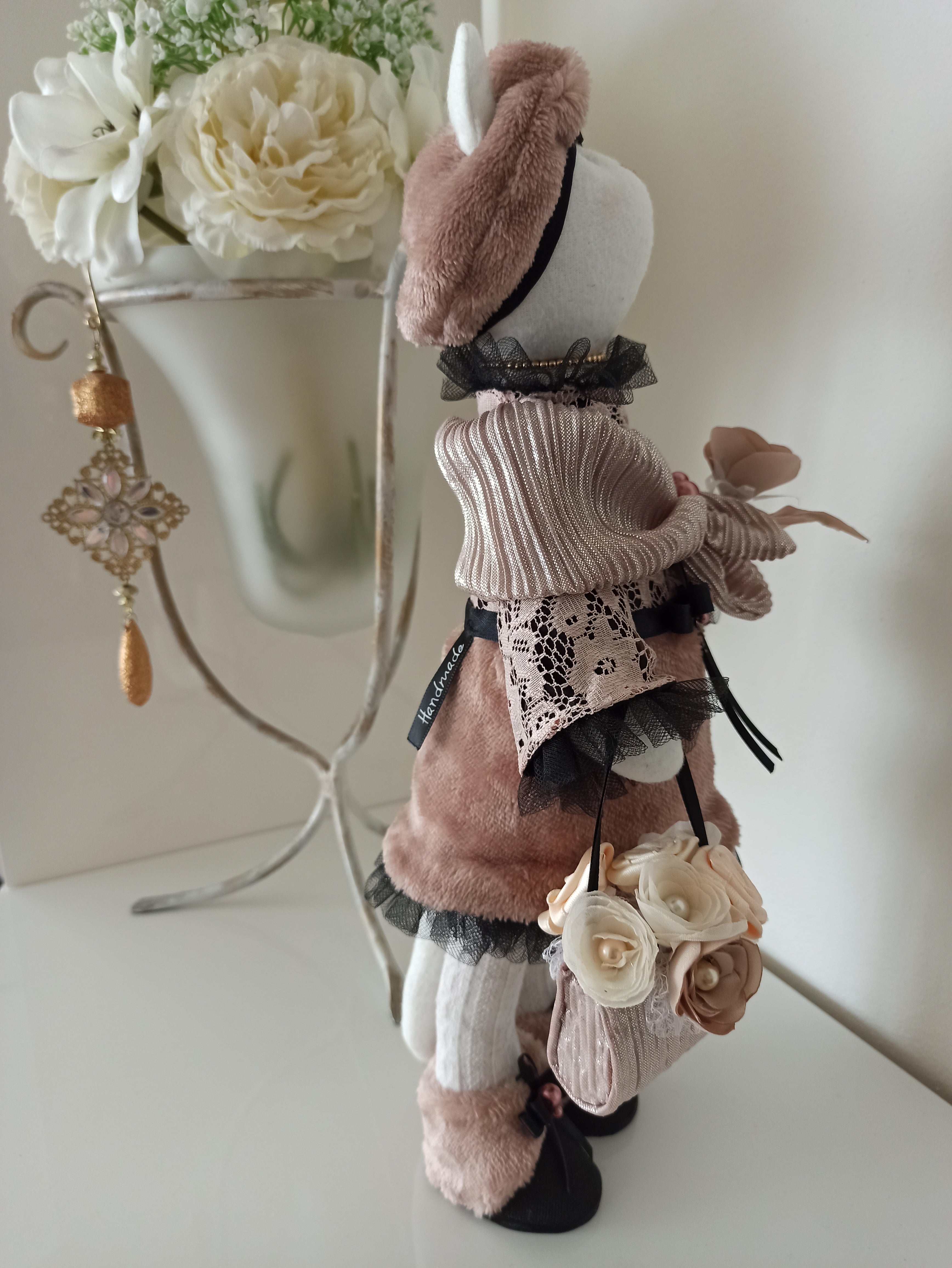 Nikaska Kočička Černo-Růžová – Ručně vyrobená panenka | 39 cm | Nika's Home