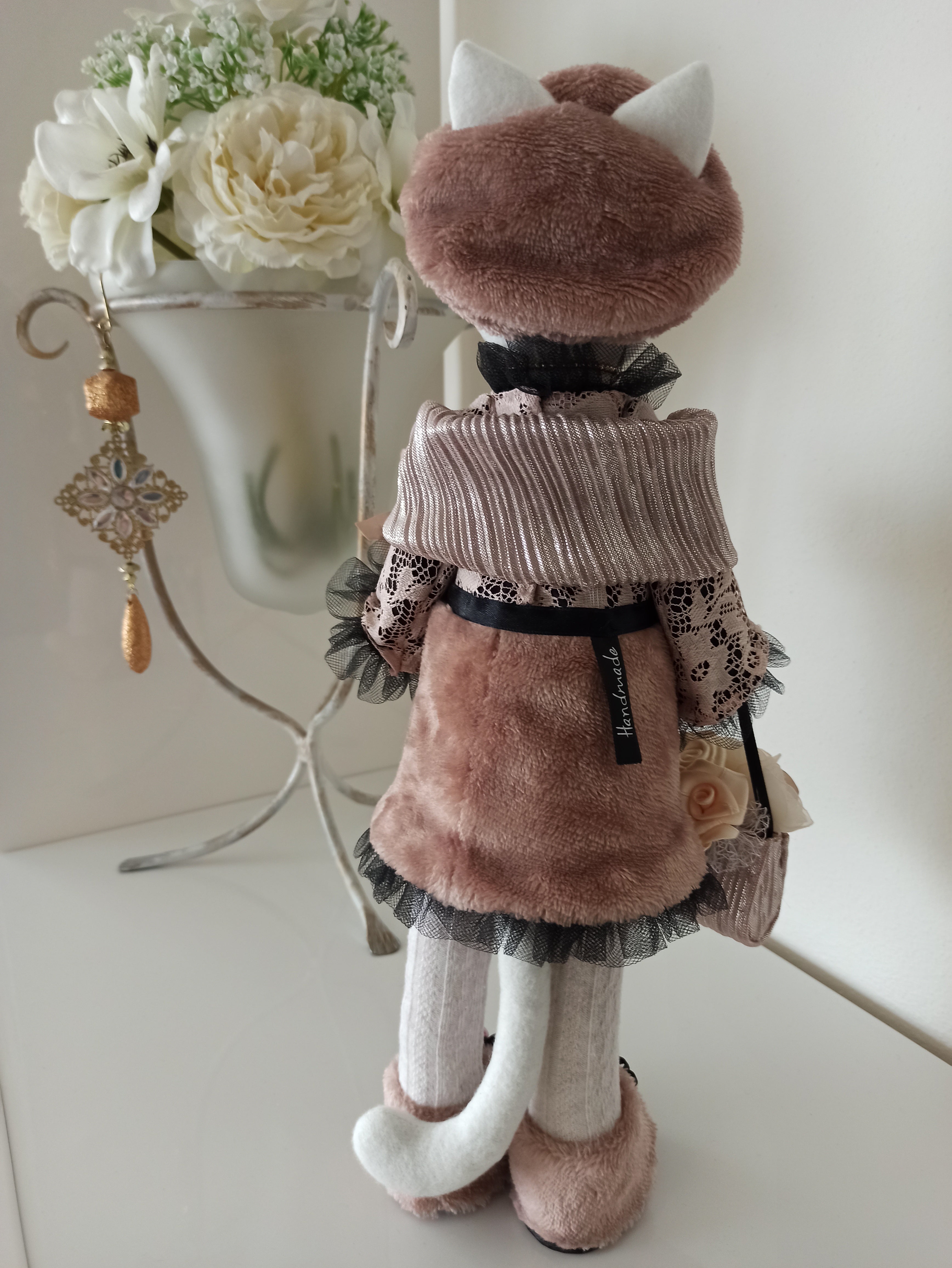 Nikaska Kočička Černo-Růžová – Ručně vyrobená panenka | 39 cm | Nika's Home