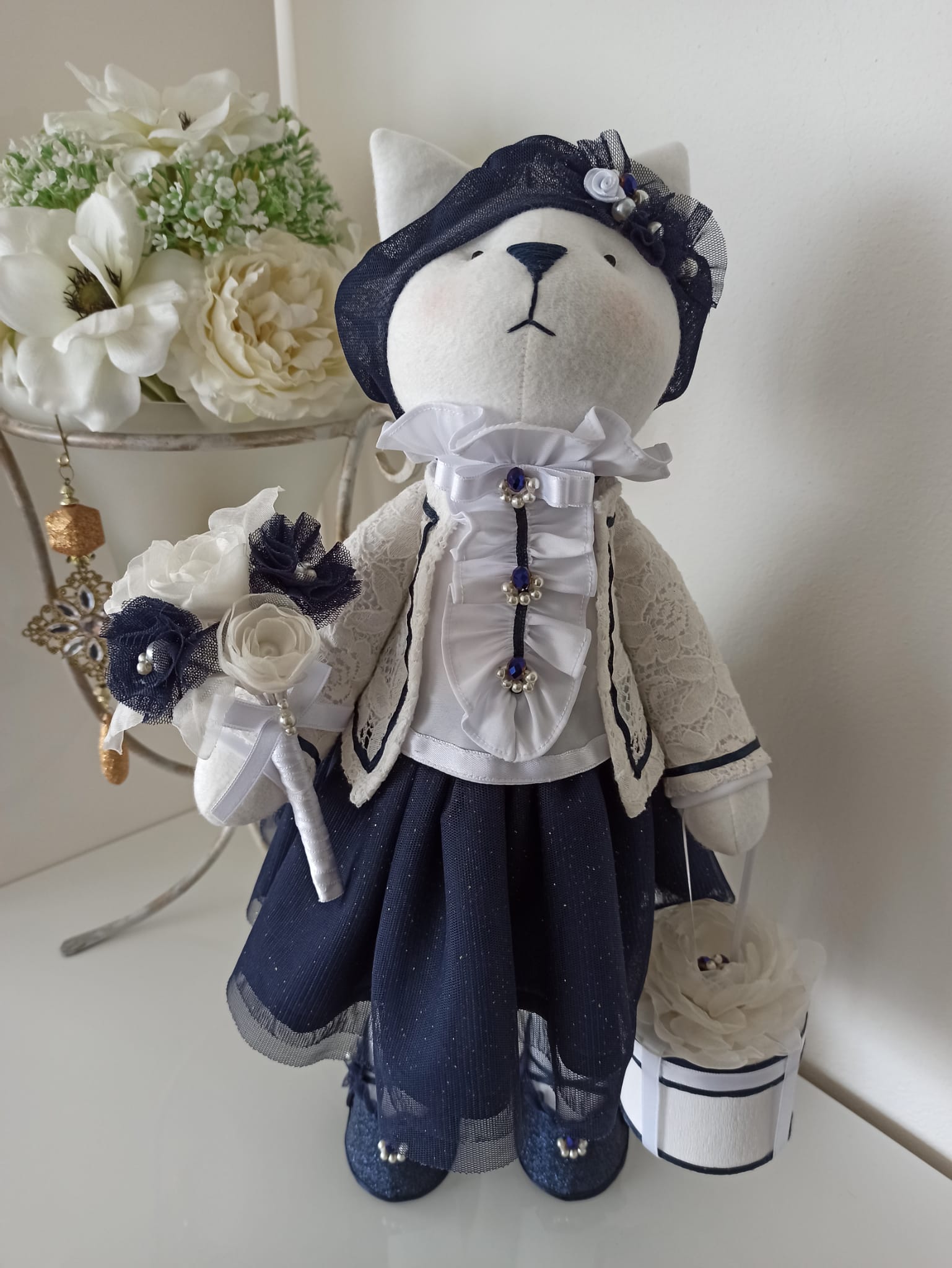 Nikaska Kočička Modrá – Ručně vyrobená panenka | 45 cm | Nika's Home