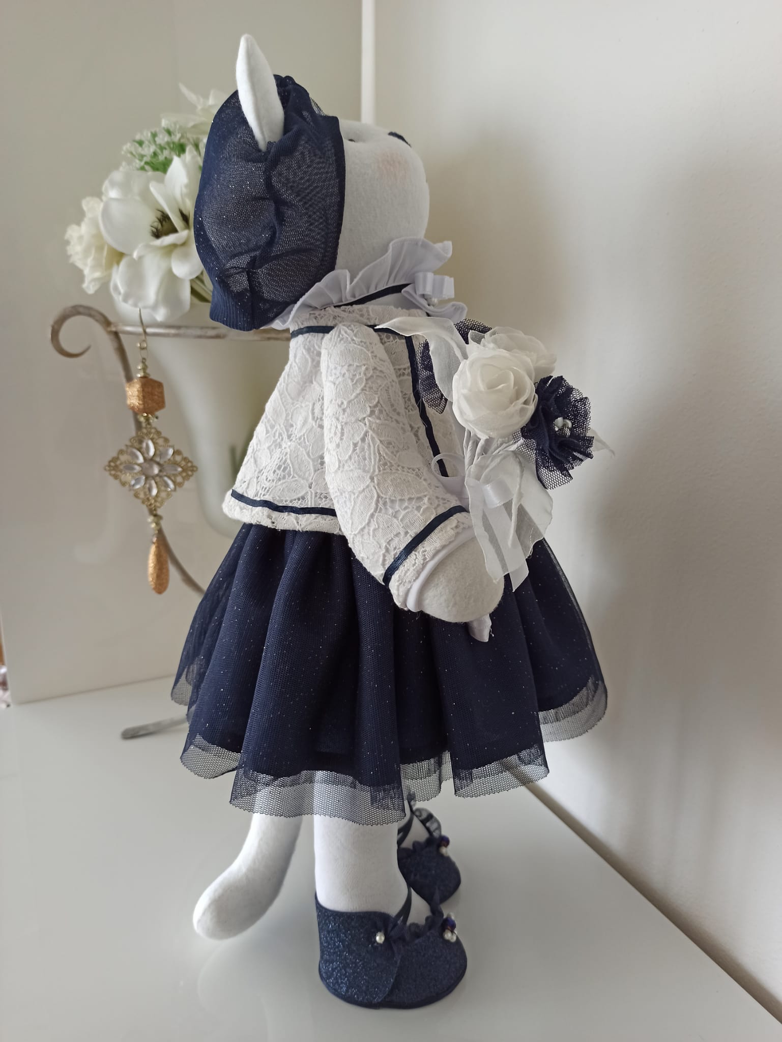 Nikaska Kočička Modrá – Ručně vyrobená panenka | 45 cm | Nika's Home