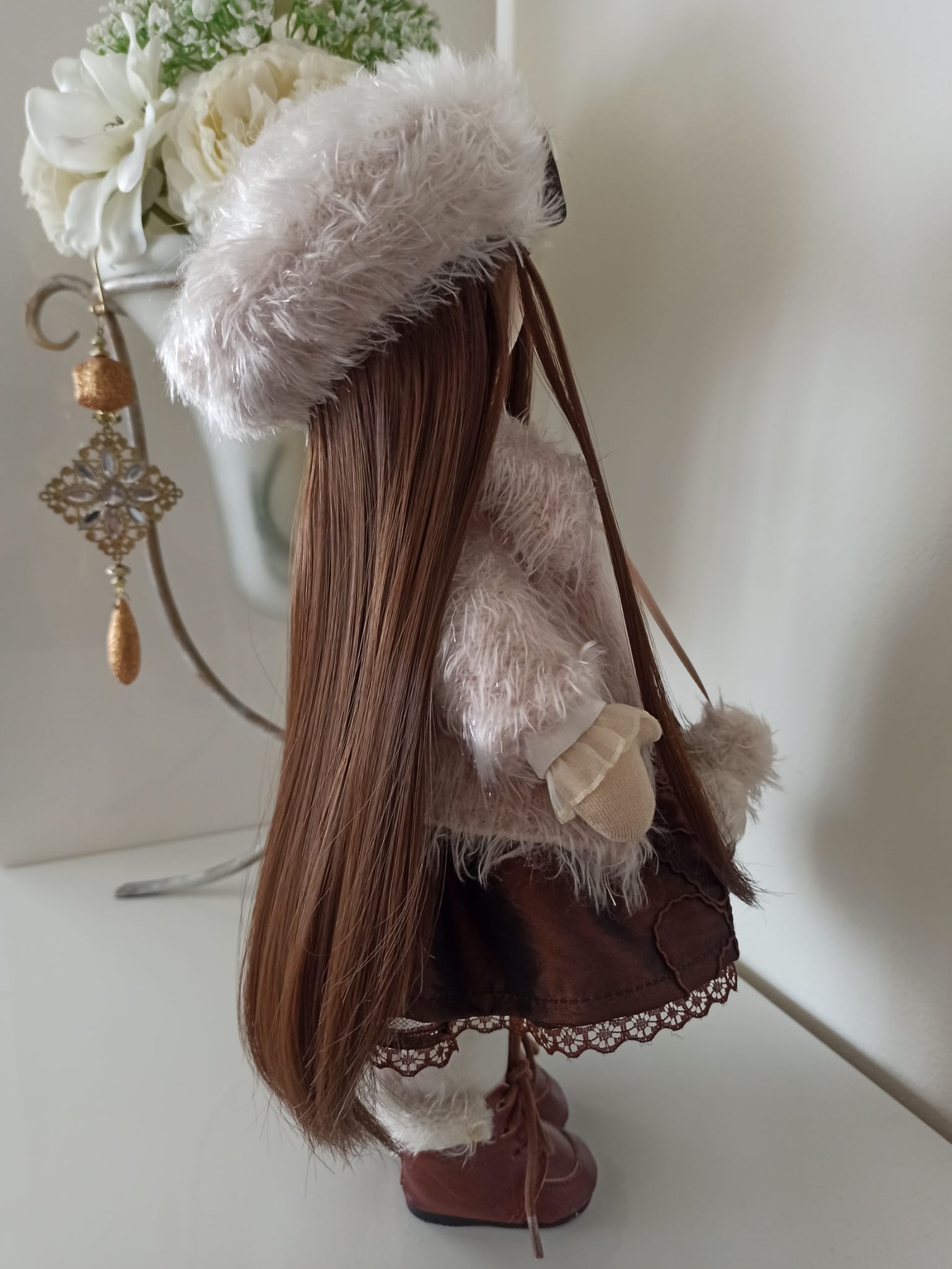 Nikaska Hnědá – Ručně vyrobená panenka | 39 cm | Nika's Home