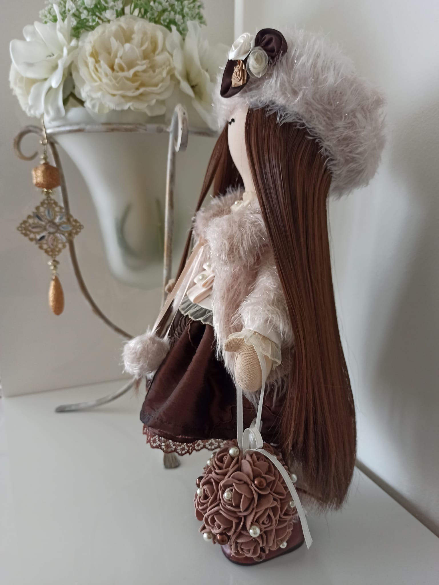 Nikaska Hnědá – Ručně vyrobená panenka | 39 cm | Nika's Home