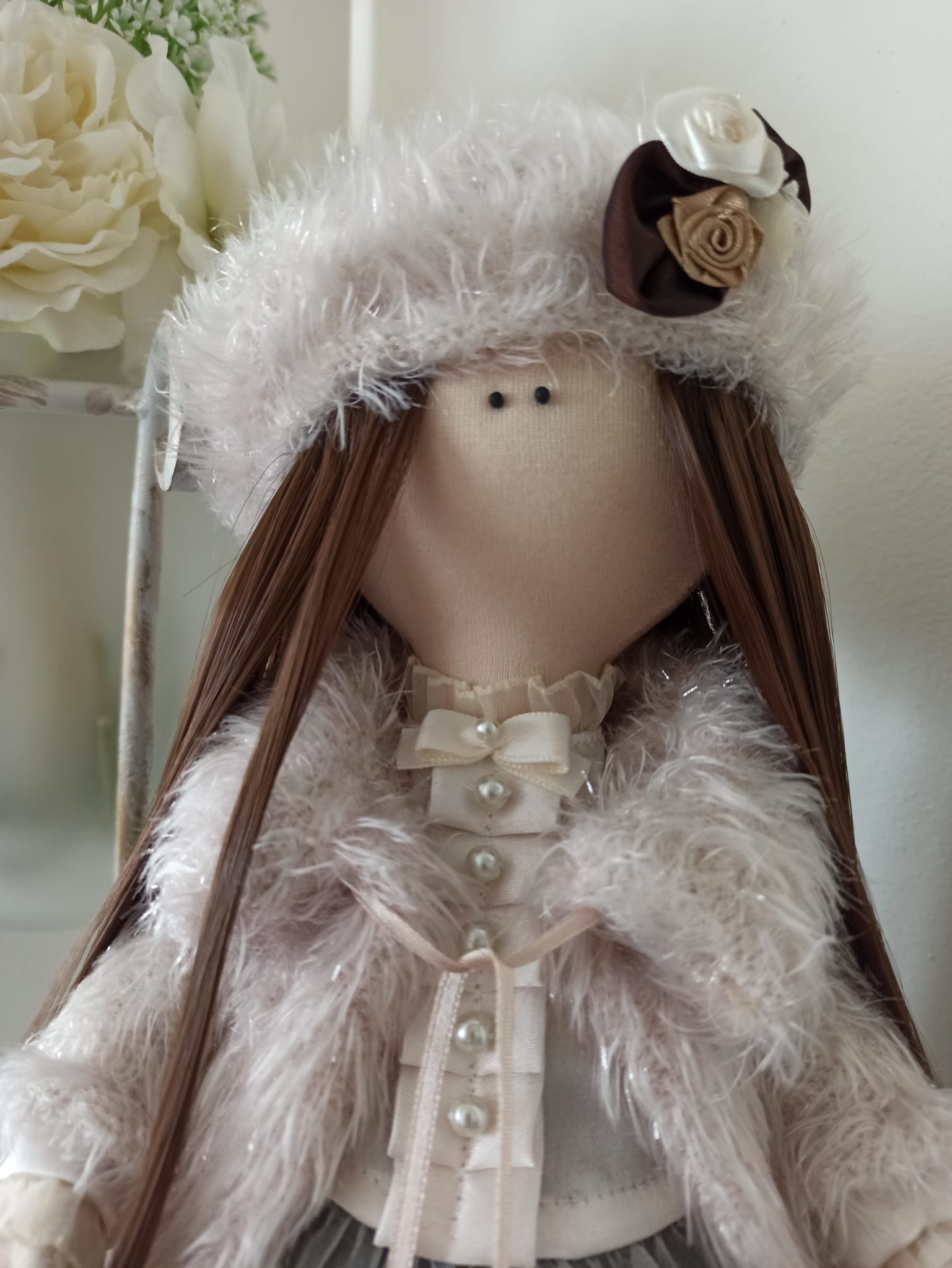 Nikaska Hnědá – Ručně vyrobená panenka | 39 cm | Nika's Home