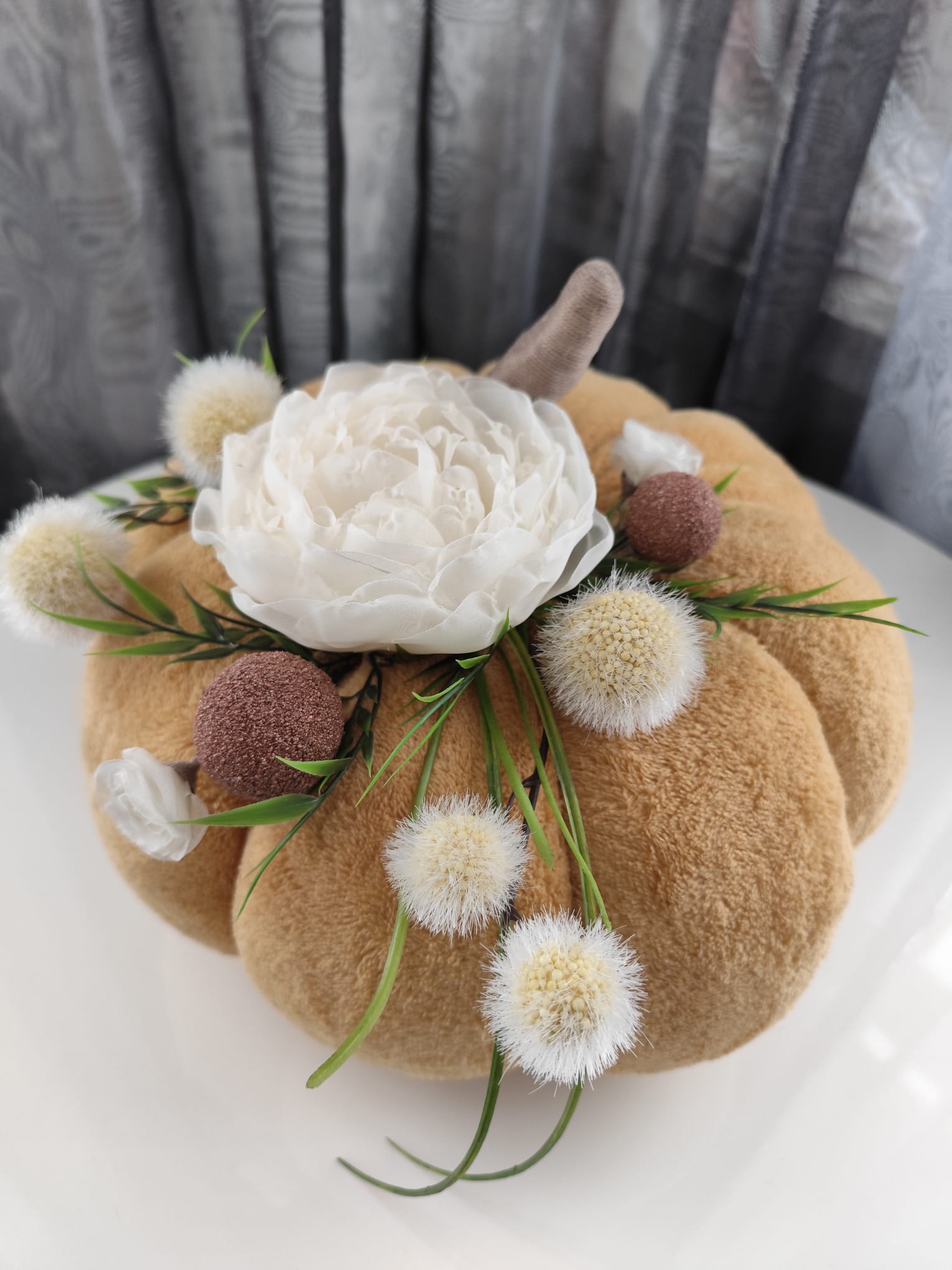 Dýně Žlutá XL – Textilní Dekorace s Květinami | Nika's Home